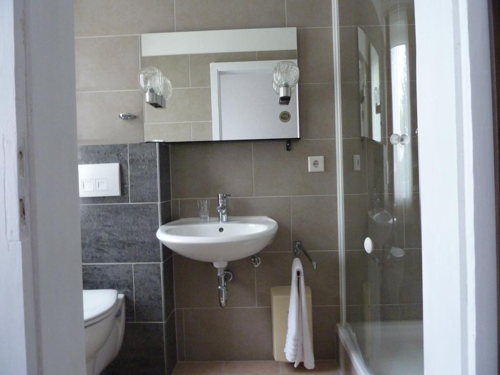 Hotel Zur Heidquelle Bremen Buitenkant foto